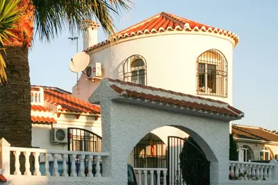 Image de Très belle villa avec piscine et terrasses, située à 500m de la plage (8 pers. )