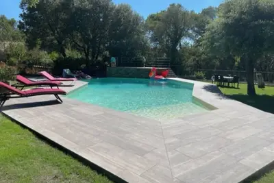 Image de Magnificent villa with infinity pool / Magnifique villa avec piscine privée