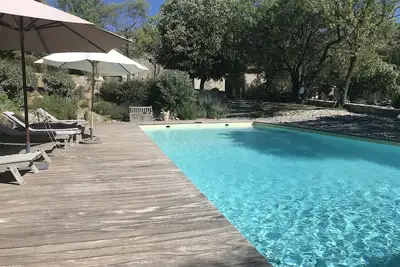Image de Brantes Plaisians Mas en Provence, au cœur de 200ha privés, très grande piscine