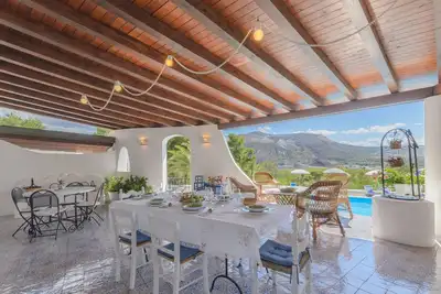 Image de Villa exclusive avec parc et piscine, vue imprenable 8\/18 personnes-calme