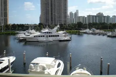 Image de Le Yacht Club à Aventura. Waterview Condo. WiFi gratuit 2 Bedr