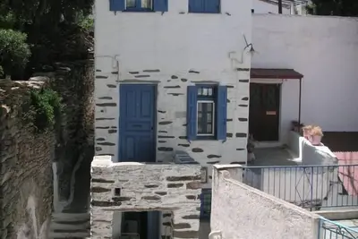 3-level doll house in Kea Ioulida/Chora, Cyclades