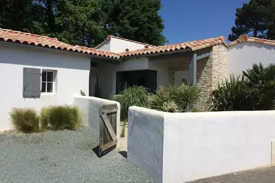 Image de Villa Taru La Palmyre, 5 min des plages, jardin clos et patio, sans vis Ă vis.