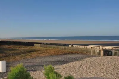 Image de bel appartement T4 les pieds dans l'eau, vue mer
