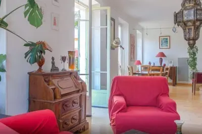 Image de Appartement ensoleillé dans la vieille ville!