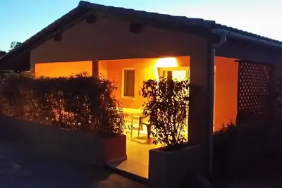Ste lucie de Porto Vecchio mini villa grde terrasse, piscine, 900 m plage
