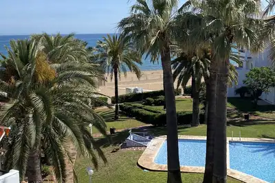 Image de Fantastic location with direct sea view!