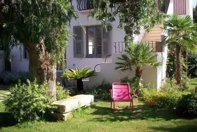 Image de Maison de Charme au coeur de Saint-Florent, beau jardin, au calme, Wifi.