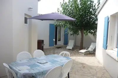 Image de La Biroire n°2 : Grande maison 600 m de la mer avec wifi accepte les animaux