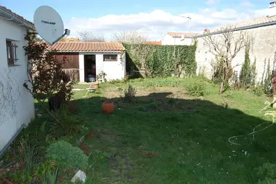 Image de \"les muguets\" maison de 42m² avec jardin, proximité de l'océan et du vieux port.