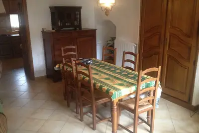 Image de Vieux Mas situé au pied du Mont Ventoux à proximité de Vaison La Romaine