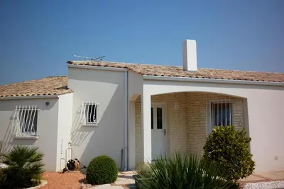 Image de Belle maison moderne, spacieuse, lumineuse à 10 mn de la Rochelle. Prix en baisse!