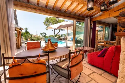 Image de Superbe pavillon avec piscine privée, vue sur la mer et le cap Canaille à Cassis