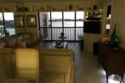Image de Waterfront Bonita Springs Co- Piscine, Tennis, Bateau glissades et Plages