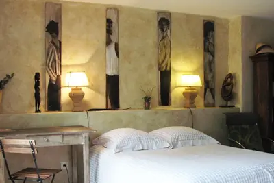 Image de Grand studio de charme avec  jardin dans maison de village