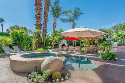 Rancho Mirage charmante maison avec piscine et bain à remous