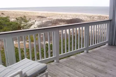 Image de Ocean Block Townhouse avec une vue imprenable sur la plage