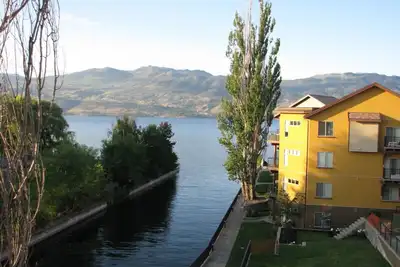 Image de Luxueux Condo sur la plage, West Kelowna