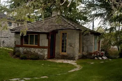 Image de Earl historique Young Home, à un jet de pierre de la ville