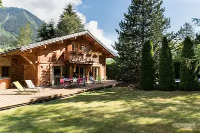 Image de Chalet avec Vue sur Mont Blanc, Jacuzzi & Apt séparé