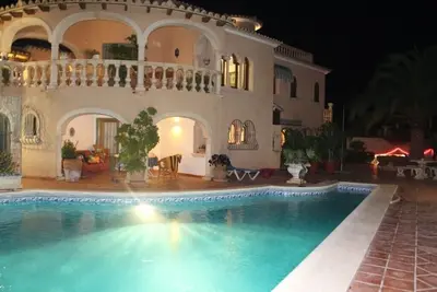 Image de Lux. Villa privée individuelle max. 21 personnes avec piscine jardins tropicaux,