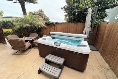 Image de Condo De Luxe, Patio Privé Avec Firepit, Hot Tub & Bbq