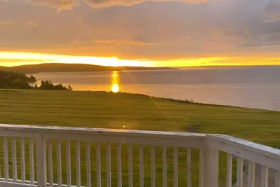 The Beach House - Paix et confort sur les lacs Bras D'Or du Cap-Breton