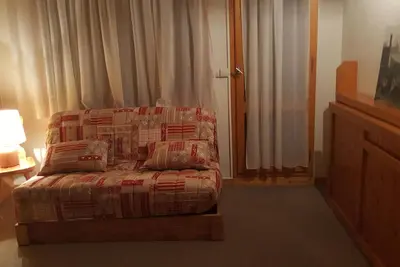 Image de Studio D6  Skis aux pieds \"Hameau de Crève-Coeur\"