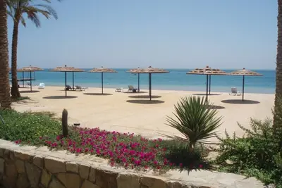 Image de Sea front 2 bed with stunning beach shared pool, gym, jacuzzi & more