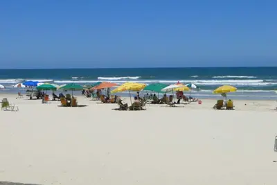 Image de Pitangueiras Guarujá 4 lits. Wi-Fi 1 pâté de maisons Plage, Vue Mer, Nouveau, Air Cond.