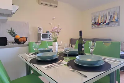 Image de Bel appartement pour 4 + 2 près de Trogir