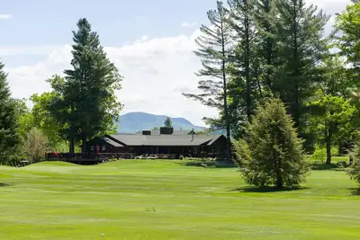 Image de Condo Dancing Bear Ă Whiteface Club & Resort: golf, tennis, lac, 3 restaurants