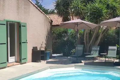 Image de Villa 8  couchages classée, avec piscine privée  proche commerces et port.