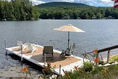 Image de Storybook House w \/ Superior Lakeside Location - Quatre saisons amusant - Venez en vacances!