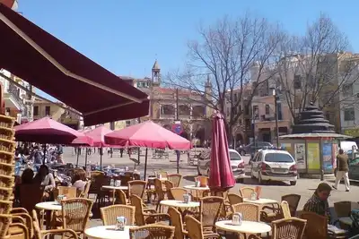 Image de Près du centre de Plasencia (5 '), surplombant la Valle del Jerte.