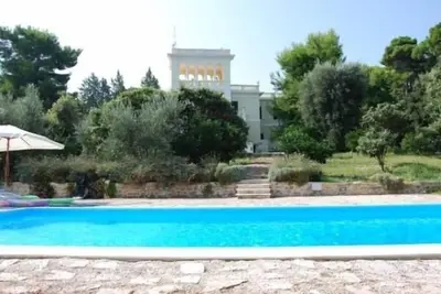 Image de Maison \/ villa - Rodi garganico avec piscine privée internet Wi -fi