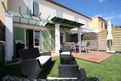 Image de Villa avec jardin proche de la mer