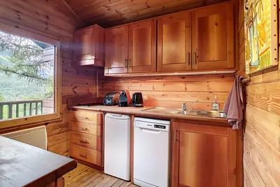 Image de Bouton d'Or. Très charmant petit chalet