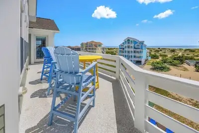 Image de Oceanfront Extraordinaire-Pool, HotTub, Ascenseur, Théâtre et jeux de société, DogFriendly