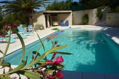 Image de T3 tout confort - vue mer avec piscine et climatisation