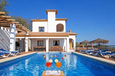 Image de Villa José 2, 12 Pers, Piscine Chauffée, Wifi, A\/C, Petfriendly, vue mer