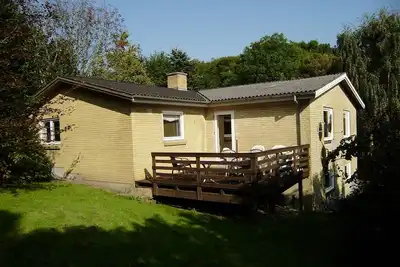 Image de 10 personnes. 210m2 grande maison charmante sur 1700 m2 de terrain de jardin.