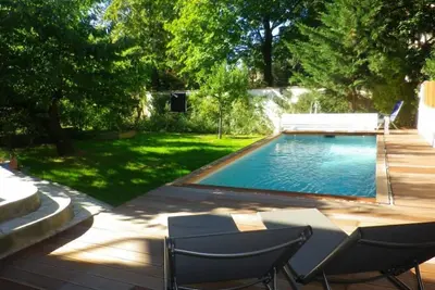 Image de Maison avec piscine jardin, idéal famille au calme à Toulouse,