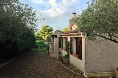 Image de Charmante petite villa méditerranéenne avec grand jardin, calme, proche de Sète