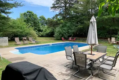 Image de Dans Ground Pool, A / C, 4 + Br, 3ba, Wifi, salle de jeux. 10-12 personnes, wifi fort