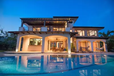 Image de Villa de luxe, vue imprenable sur l'océan, 2 suites principales, promenade facile à la plage