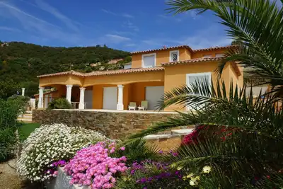 Image de La Londe Les Maures : Villa Avec Piscine -8 Pers-Vue Mer-Proche- Golf Valcros-