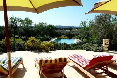 Image de Location vacances maison piscine Mouries Ls1-174.