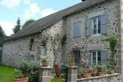 Image de Maison de 1850 entiérement rénovée situee dans le bourg.