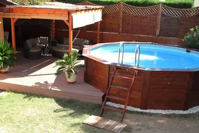 Image de Villa rénovée 120m2 très au calme avec piscine